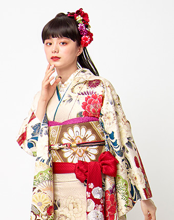 紺野彩夏 振袖