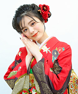紺野彩夏 振袖