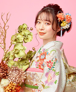 田鍋梨々花 振袖
