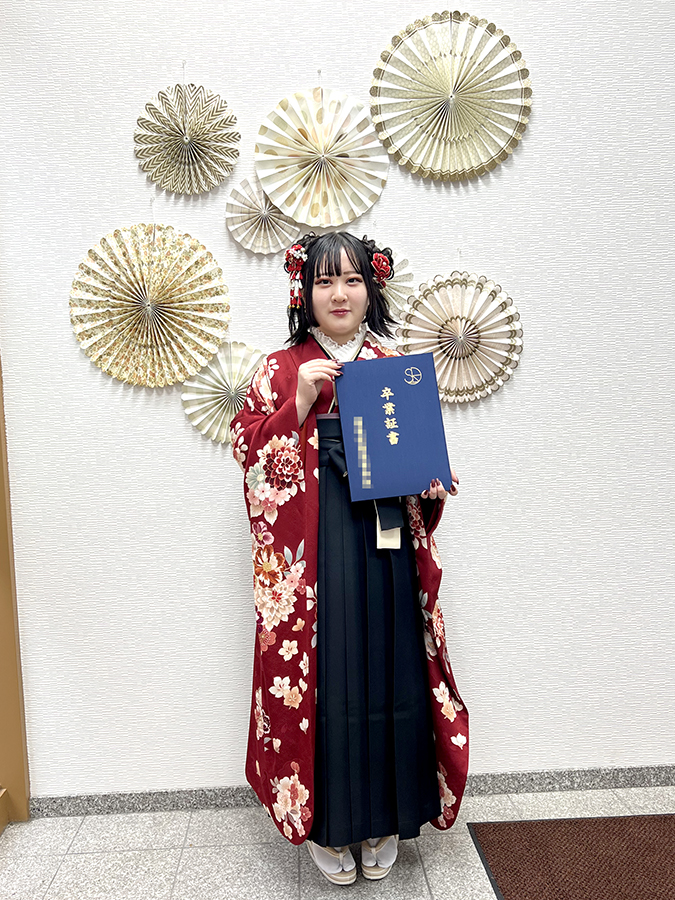 卒業証書と袴