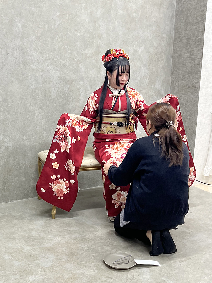 座るあんみつ姫