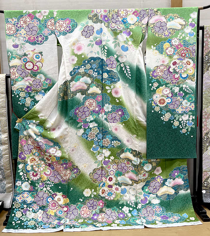 明るい緑古典振袖
