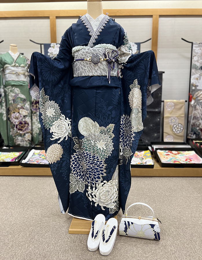 くすみ紺色振袖