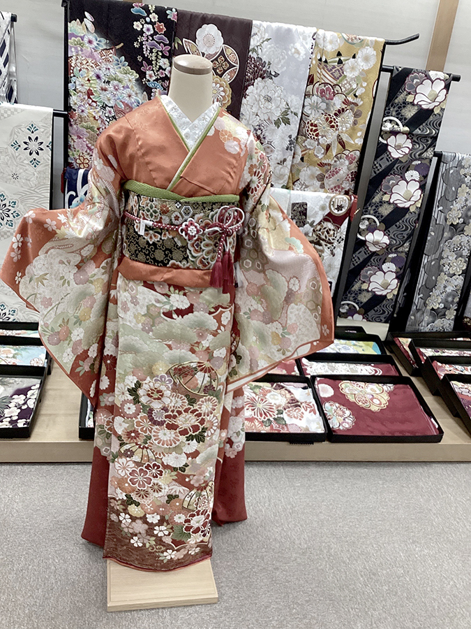 サーモンピンク振袖