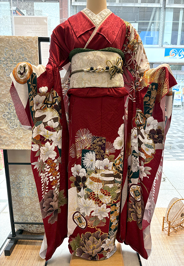 赤い古典振袖