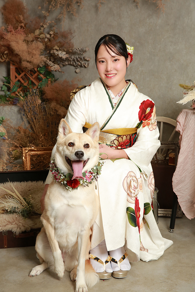 白い犬振袖