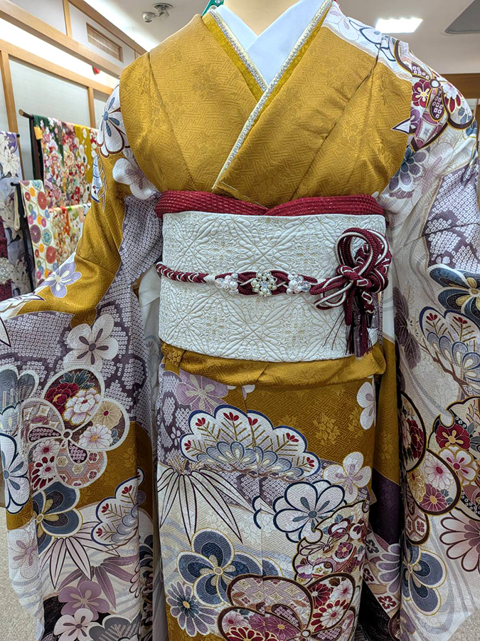 えんじ色小物