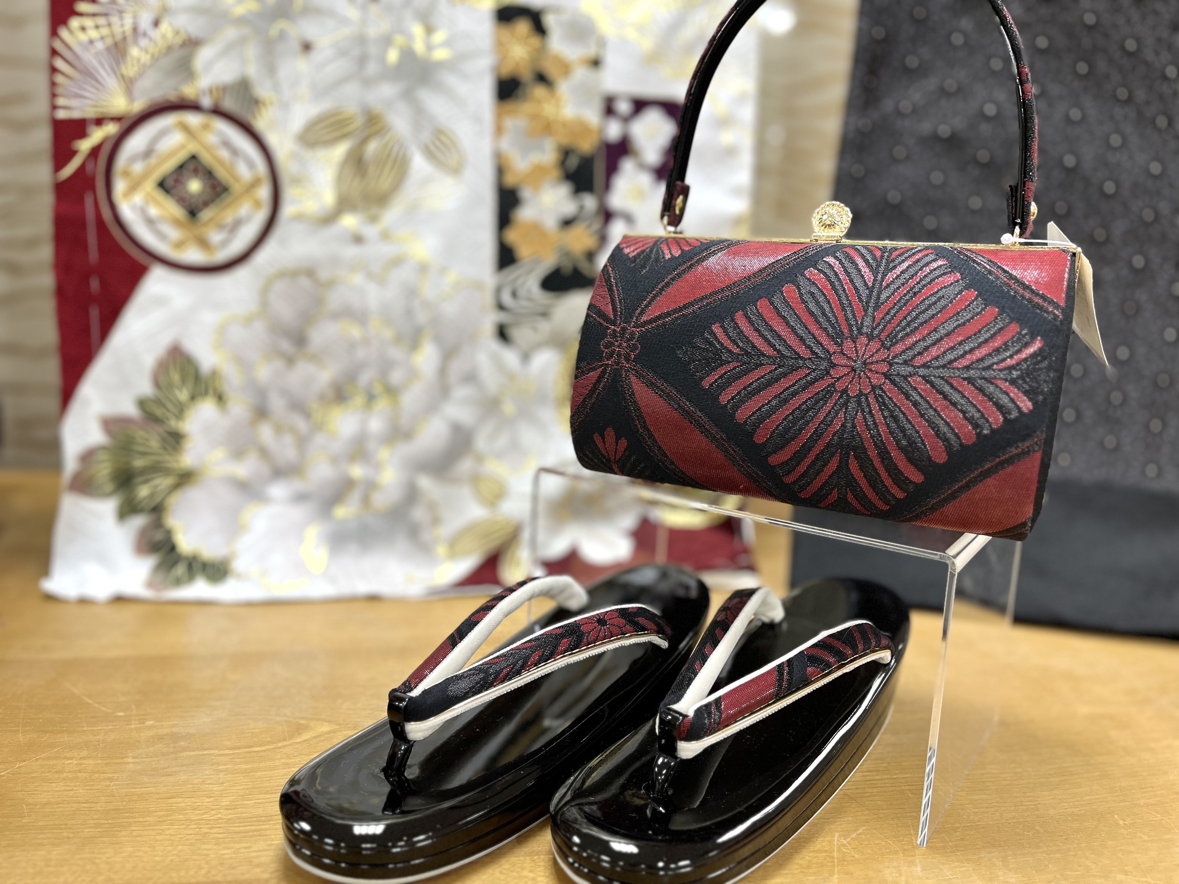 黒と赤の振袖用草履バッグセット